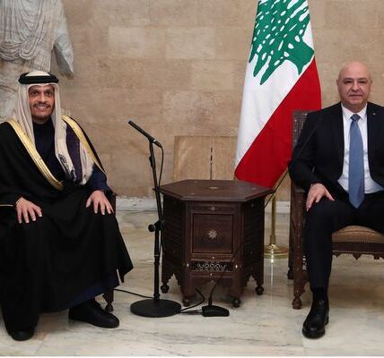 خلوة بين الرئيس عون ورئيس الوزراء وزير الخارجية القطري في قصر بعبدا