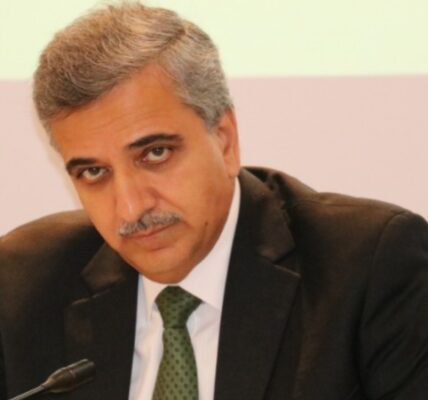 أولوية توفير فرص العمل   بقلم وزير المالية الاردني الأسبق د . محمد ابو حمور…..