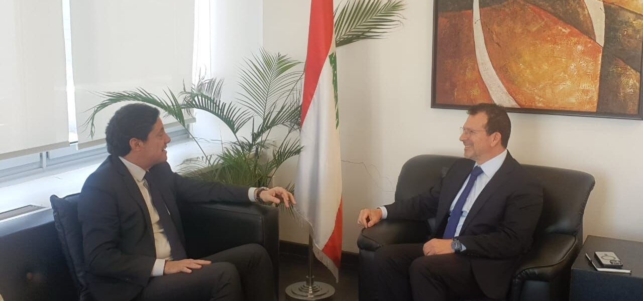 شحادة يبحث ومكاري وضع لبنان على خارطة التطور التكنولوجي