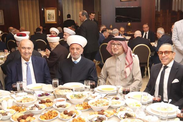 النائب فؤاد مخزومي يقيم إفطارًا رمضانيًا تكريمًا لمفتي الجمهورية بحضور شخصيات دبلوماسية وسياسية