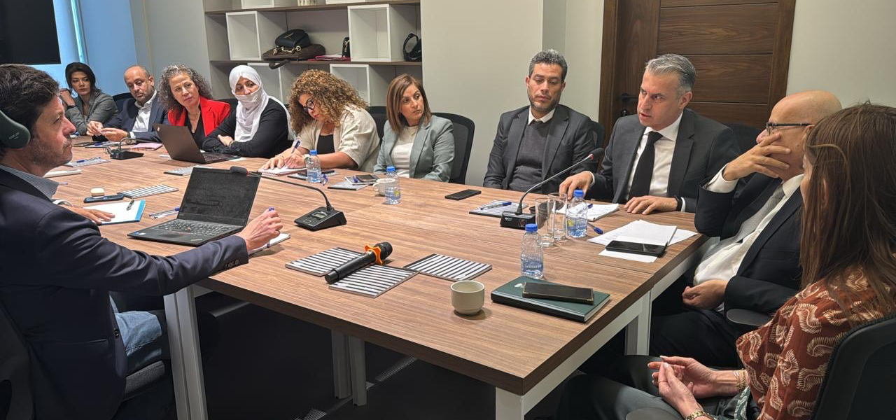 معهد باسل فليحان شارك في اجتماع اللجنة التقنية للشراء العام   وعرض برامجه في إطار التدريب الإلزامي للقائمين به