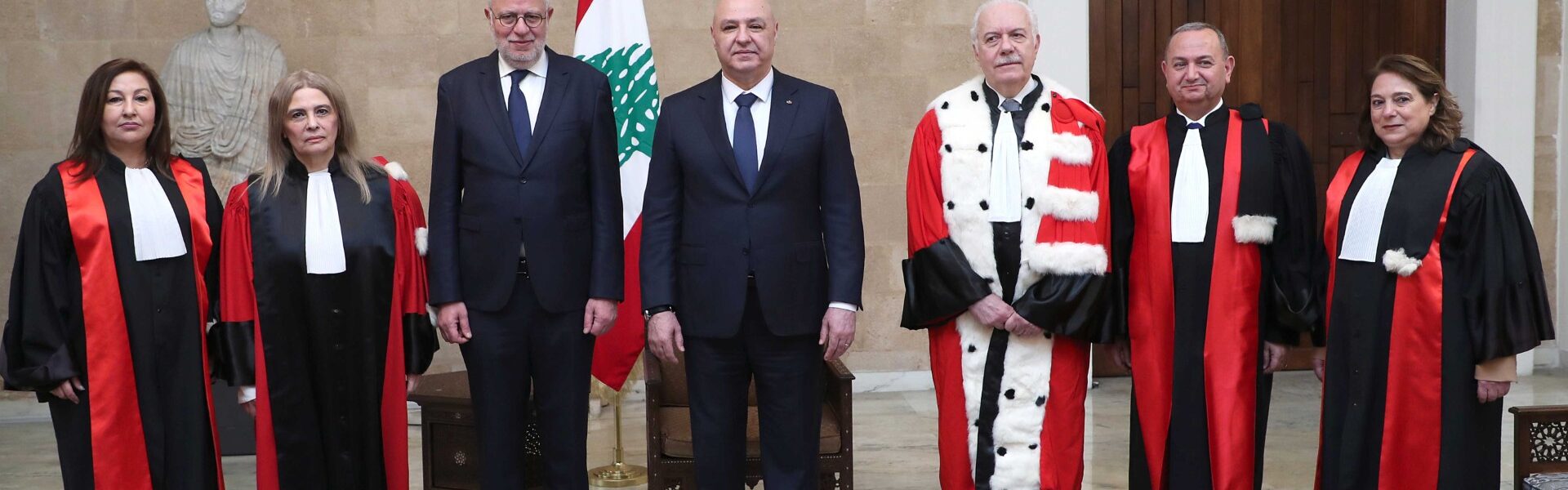 الرئيس عون امام قضاة اقسموا يمين توليهم مناصبهم الجديدة في مجلس القضاء الاعلى:  كونوا محررين من أي تدخل سياسي او حزبي او طائفي ولتكن كلمتكم كلمة حق