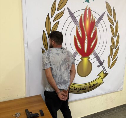 مطلوب للقضاء بجرائم سلب بقوة السلاح، سرقة، وتأليف عصابة سرقة سيارات ودراجات آلية، في قبضة شعبة المعلومات