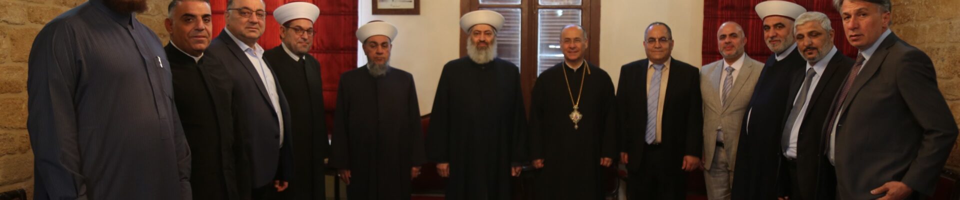 مفتي عكار الشيخ زيد بكار زكريا خلال جولة روحية صيداوية بدعوة من علي العبد الله:  وحدتنا ستحطّم كل المؤامرات