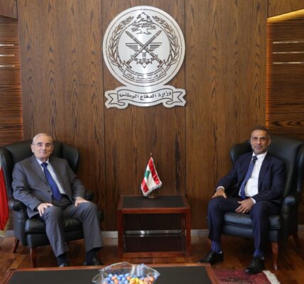 وزير الدفاع الوطني استقبل سفراء ووفدًا أميركيًا وبحث معهم دعم الجيش اللبناني وتطبيق القرار 1701
