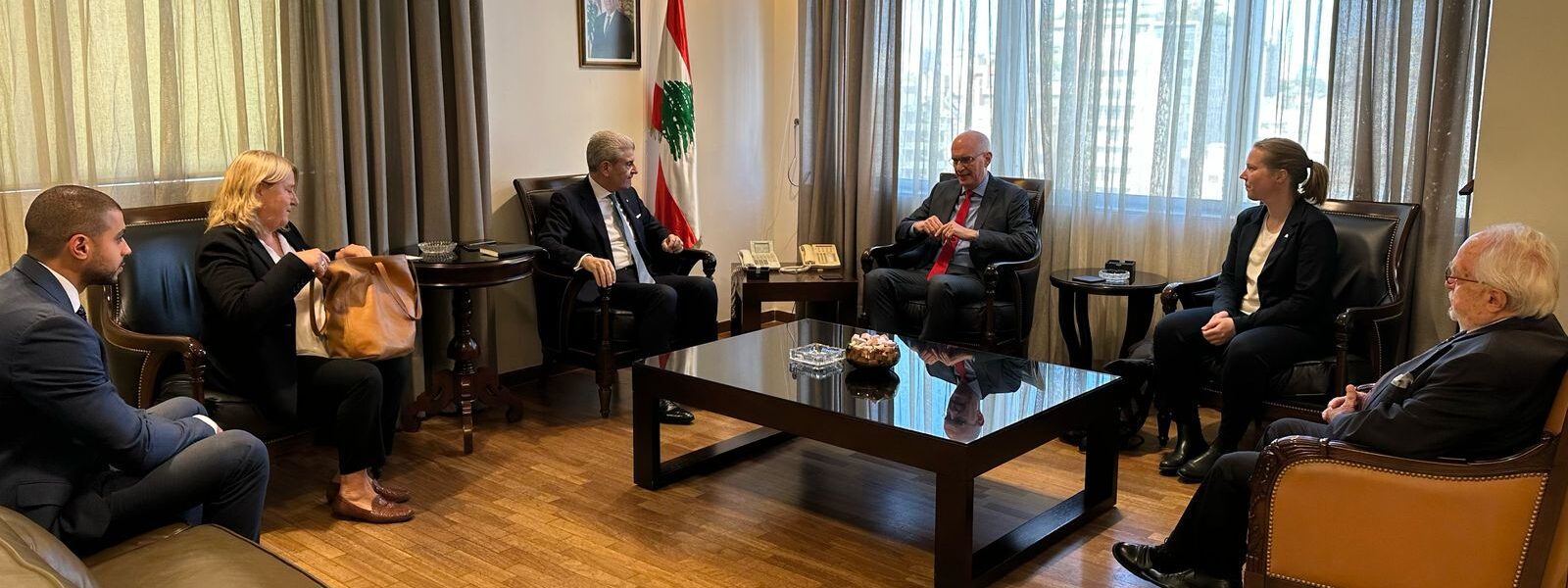 وزير الصناعة يبحث تعزيز التبادل التجاري مع ألمانيا وماليزيا
