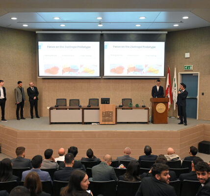 تعاون بين طلاب الهندسة في LAU وجامعة (Georgia Tech) الاميركية (تعاون بين طلاب العلوم في LAU وجامعة (Georgia Tech) الجامعة)