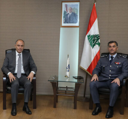 اللواء رائد عبدالله يستقبل السفير التونسي في لبنان