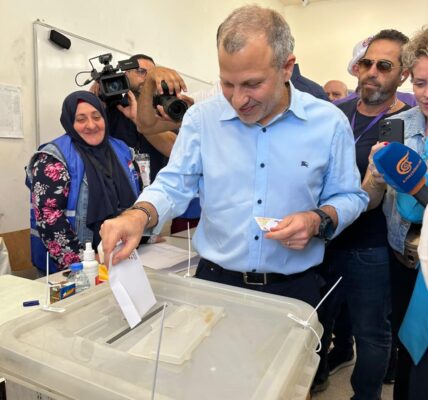 جبران باسيل يقلب الطاولة في البترون: “العضو السني قبلنا جميعاً”
