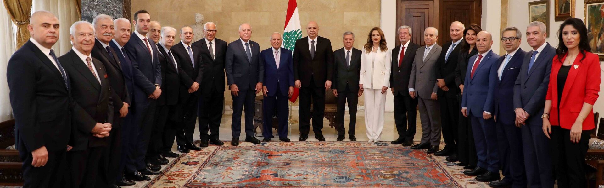 رئيس الجمهورية امام  وفد مجلس الاعمال اللبناني- السعودي: الاستثمارات بحاجة الى ثقةعلينا ان نعيدها عبر تأمين الاستقرار وتنفيذ اصلاحات اقتصادية بدأنا بها