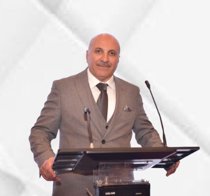 رجل الأعمال السيد نادر عزام يوجه تحية للعمال في عيدهم