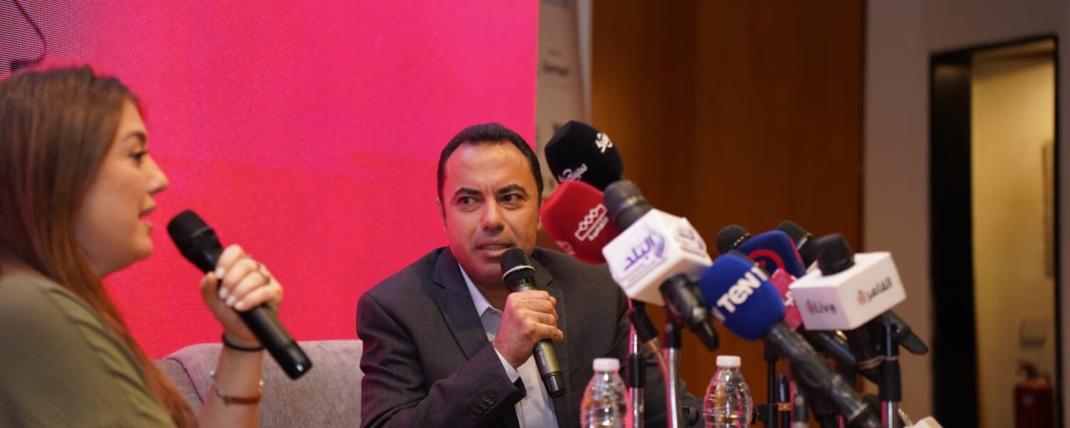 رفعت شعار كامل العدد و حفلت بالزغاريد والاحتفال