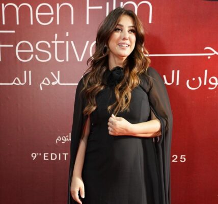 كندة. علوش تتسلم تكريمها من مهرجان اسوان الدولي لأفلام المرأة  كندة تدعو الجميع لزيارة اسوان و سعادتها بالتكريم