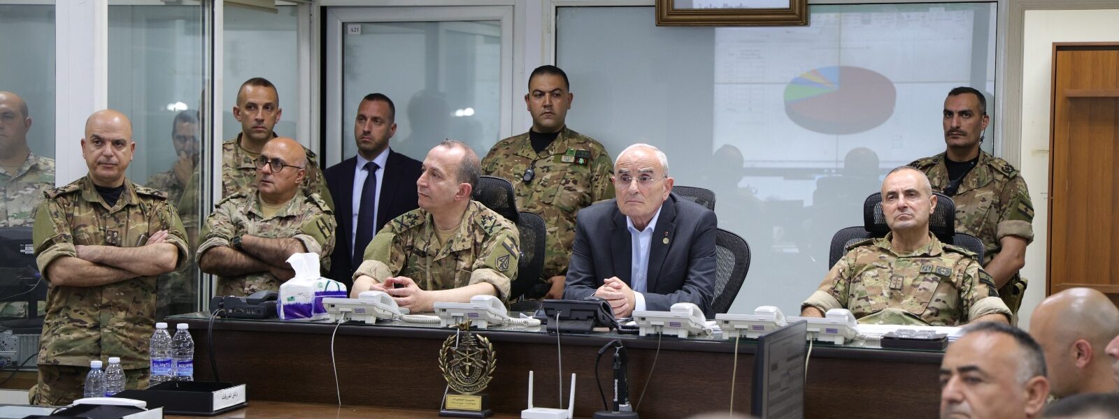 معالي وزير الدفاع من غرفة العمليات قيادة الجيش (معالي وزير الدفاع من غرفة عمليات قيادة الجيش)