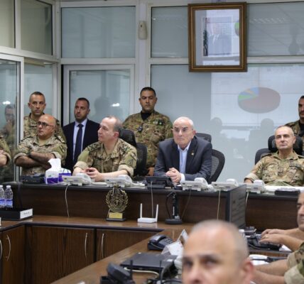 معالي وزير الدفاع من غرفة العمليات قيادة الجيش (معالي وزير الدفاع من غرفة عمليات قيادة الجيش)