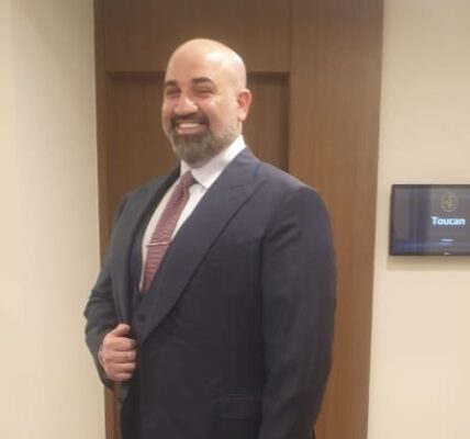 هاني شيت… رجل الأعمال الذي جمع بين الفخامة والإنسانية، ورفع راية الوفاء للوطن