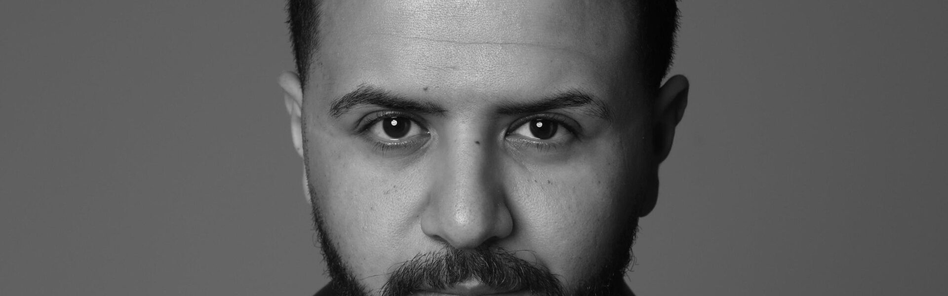 يوسف عرفات يعود للساحة الفنية باغنية ” على طاريك “